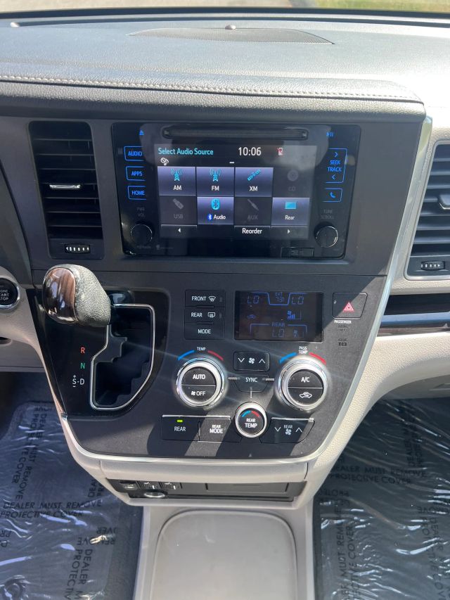 2015 TOYOTA SIENNA XLE MINIVAN 4D