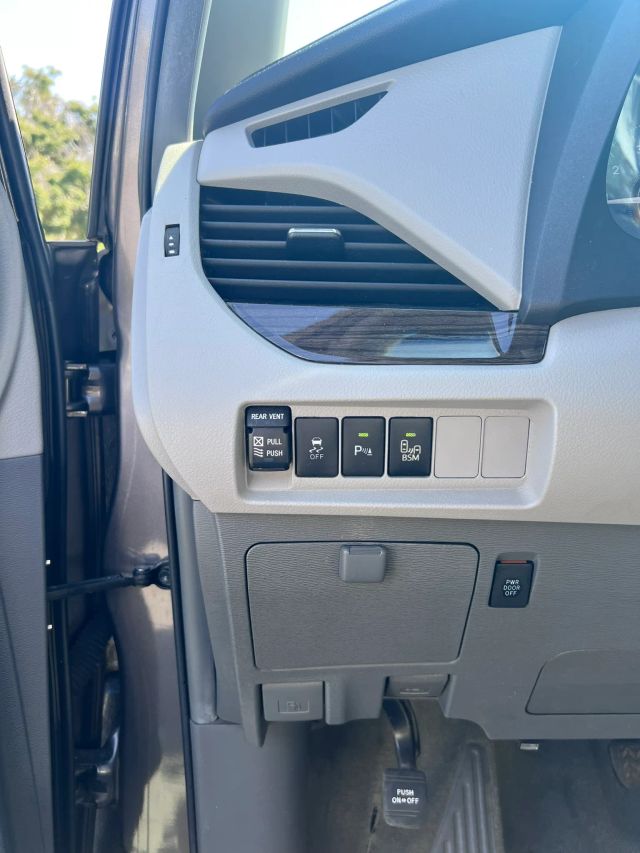 2015 TOYOTA SIENNA XLE MINIVAN 4D