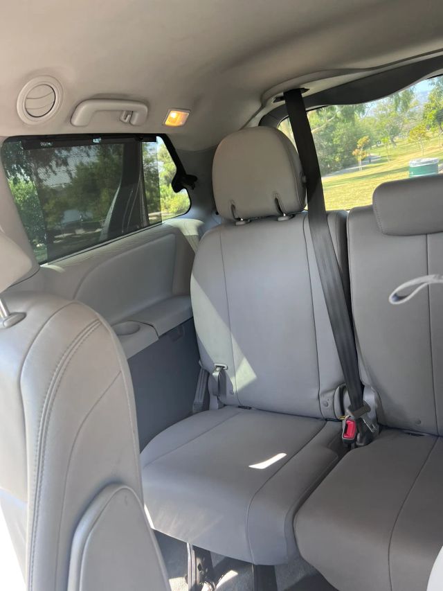 2015 TOYOTA SIENNA XLE MINIVAN 4D