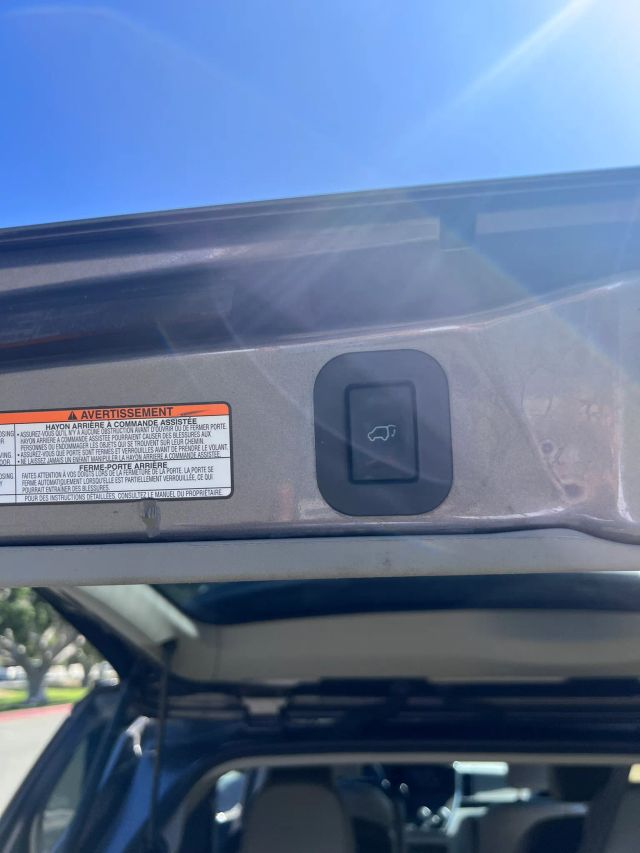 2015 TOYOTA SIENNA XLE MINIVAN 4D