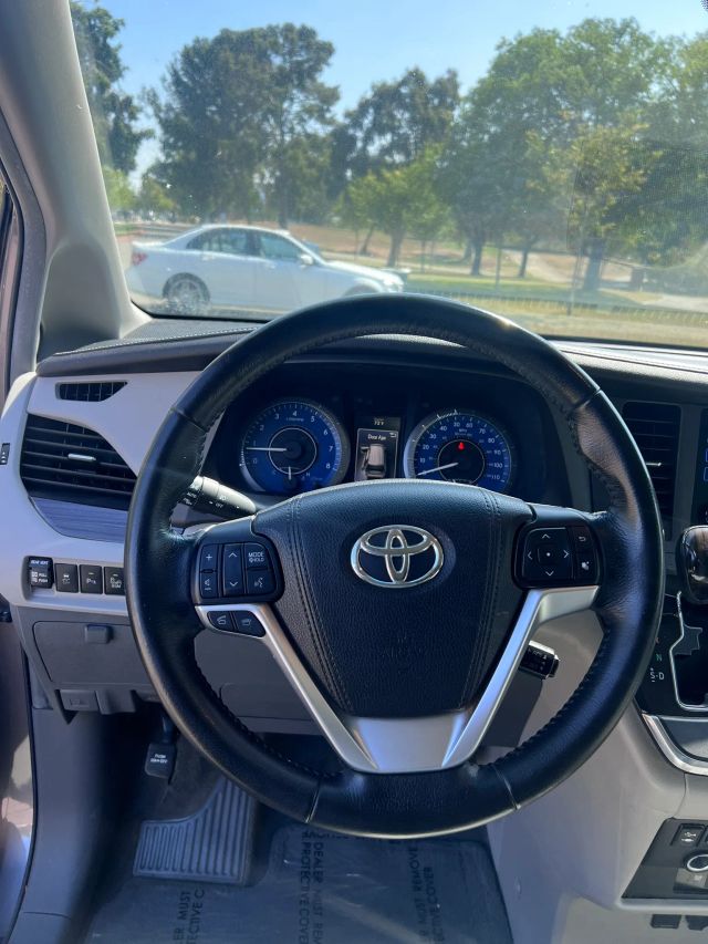 2015 TOYOTA SIENNA XLE MINIVAN 4D