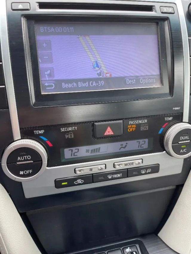 2012 TOYOTA CAMRY XLE HYBRID SEDAN 4D