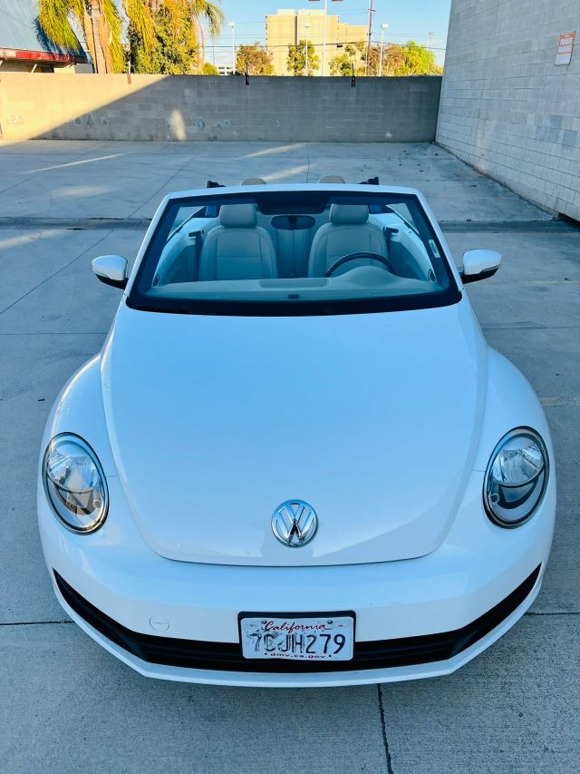 2013 VOLKSWAGEN BEETLE 2.5L CONVERTIBLE 2D