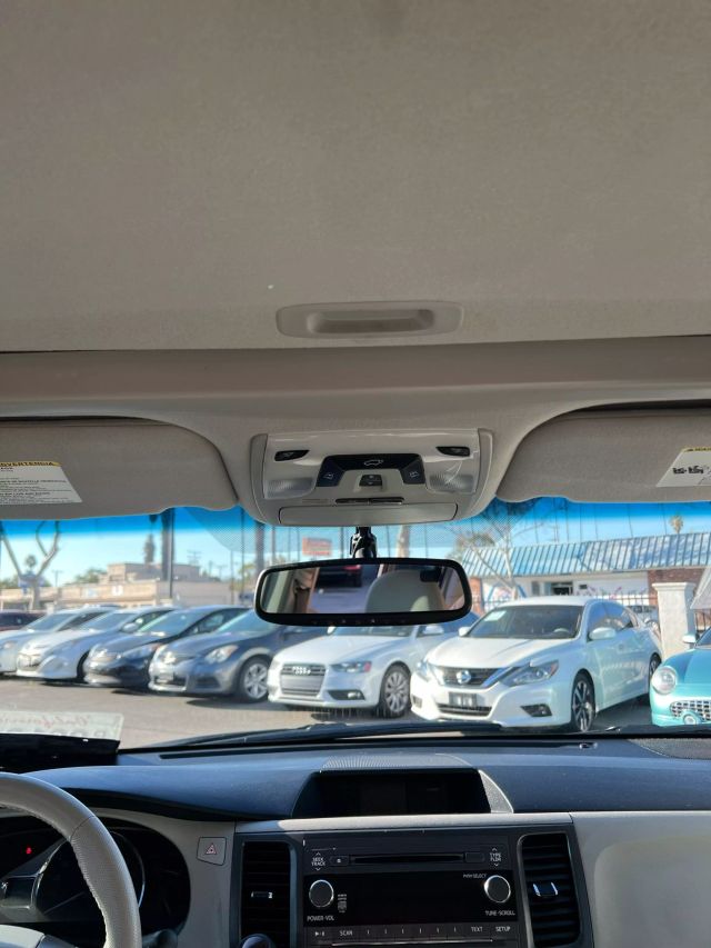 2013 TOYOTA SIENNA XLE MINIVAN 4D
