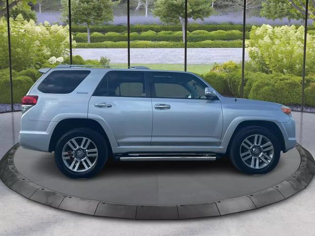 2013 Toyota 4Runner Limited photo 2