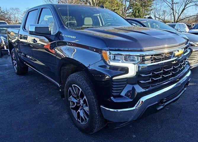 2022 Chevrolet Silverado 1500 LT photo 4