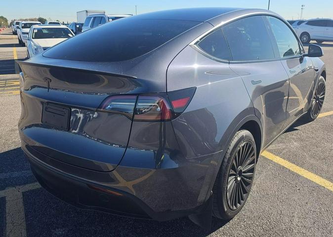 2023 Tesla Model Y Base photo 3