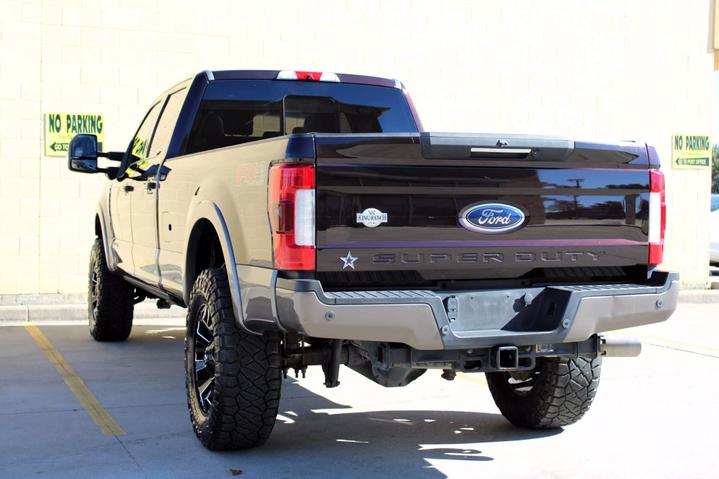 2018 Ford F-350 Super Duty King Ranch photo 6