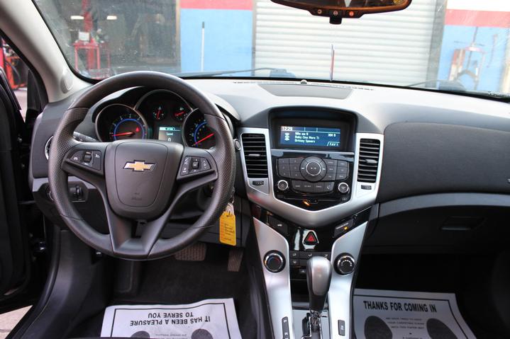 2015 Chevrolet Cruze 1LT photo 18