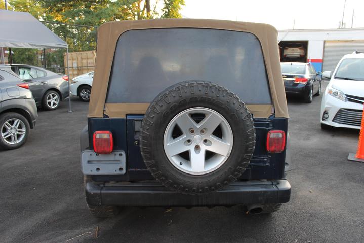 2002 Jeep Wrangler SE photo 4