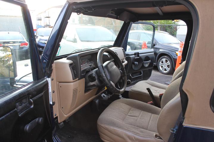 2002 Jeep Wrangler SE photo 8