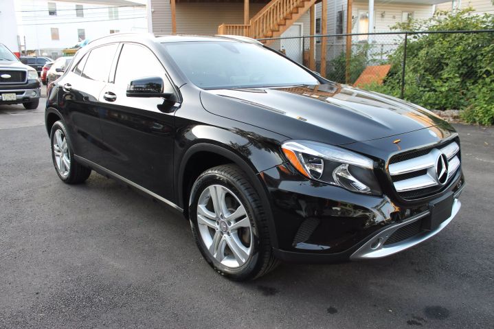 Image 8 of 2017 MERCEDES-BENZ GLA
