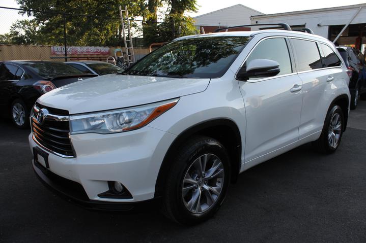 2015 Toyota Highlander XLE photo 2