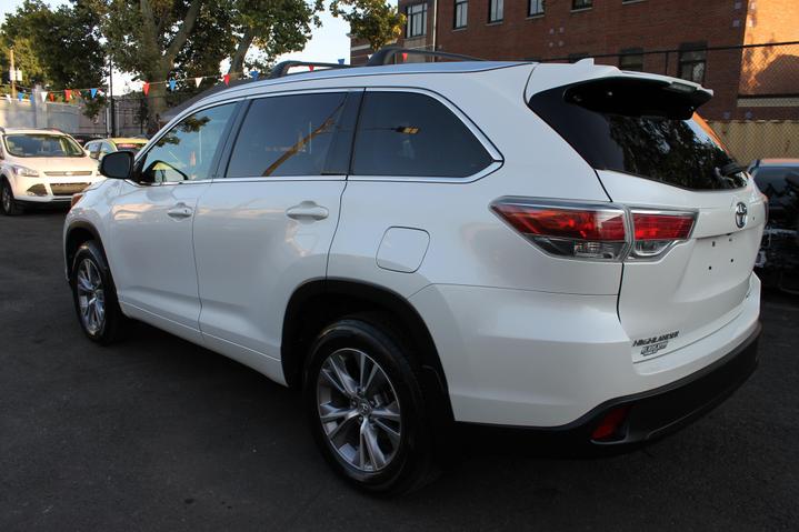 2015 Toyota Highlander XLE photo 4