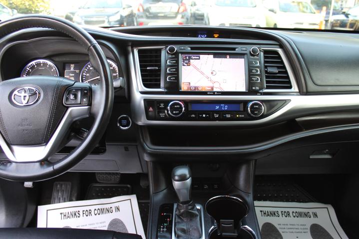 2015 Toyota Highlander XLE photo 16