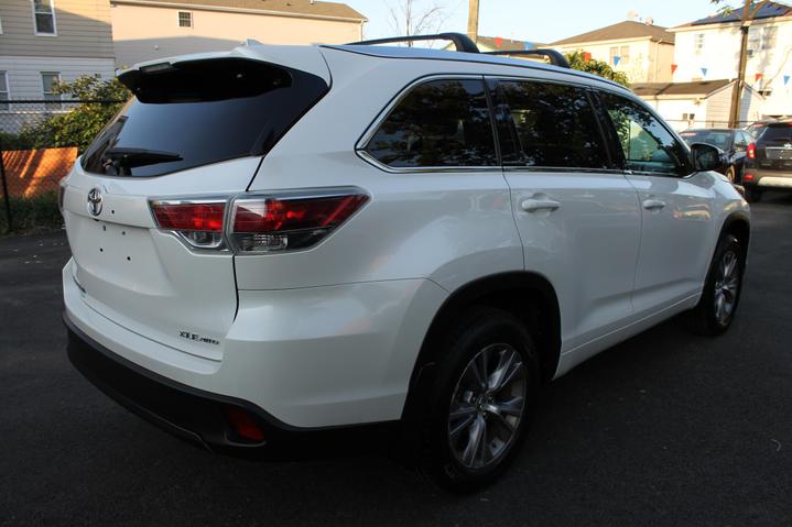 2015 Toyota Highlander XLE photo 6