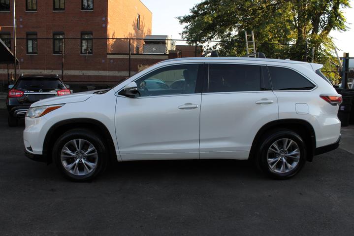 2015 Toyota Highlander XLE photo 3