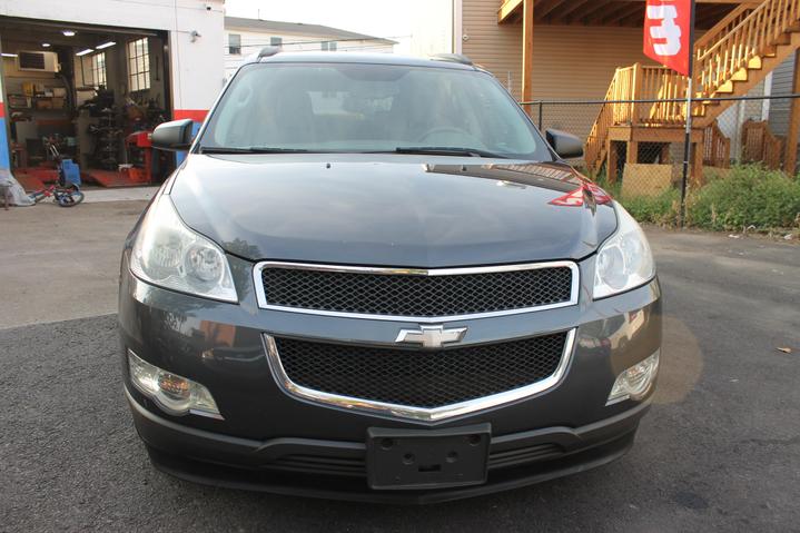 2012 Chevrolet Traverse LS photo 3