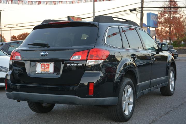 2014 Subaru Outback 2.5i Premium photo 7