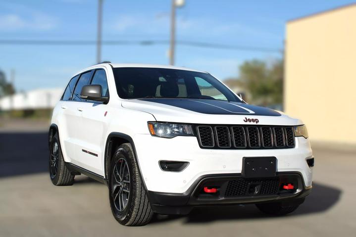 Jeep Grand Cherokee's photo