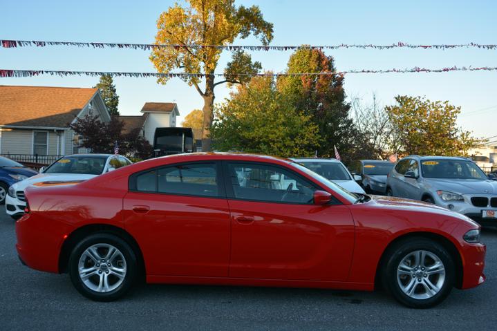 2022 Dodge Charger SXT photo 8