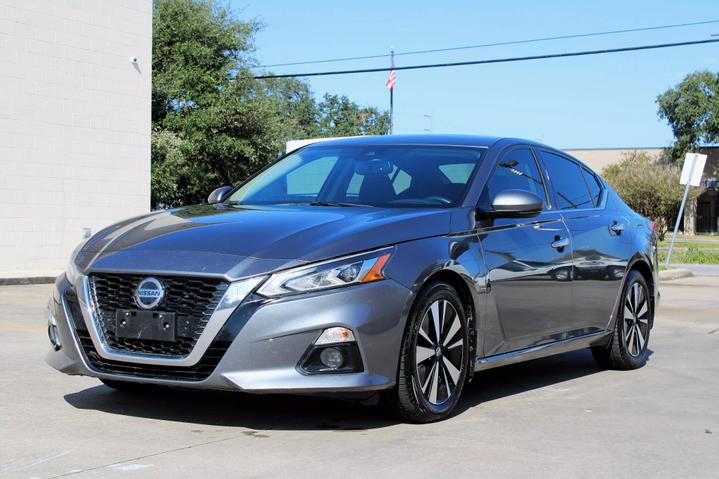 2020 Nissan Altima SL photo 3