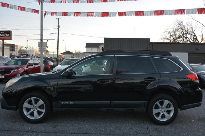 2014 Subaru Outback 2.5i Premium photo 4