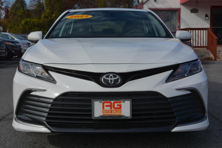 2021 Toyota Camry LE photo 2