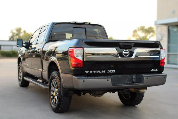 2016 Nissan Titan XD Platinum Reserve photo 5