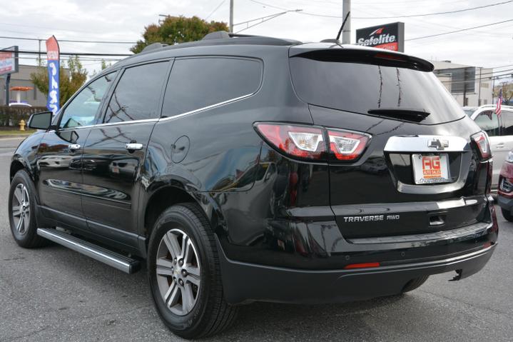 2017 Chevrolet Traverse 2LT photo 6