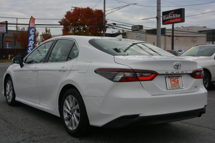 2021 Toyota Camry LE photo 5