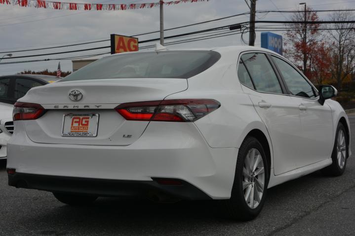 2021 Toyota Camry LE photo 7