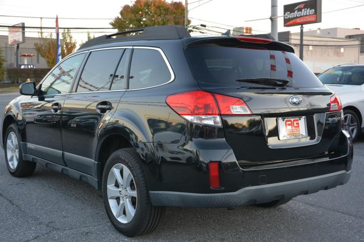 2014 Subaru Outback 2.5i Premium photo 5