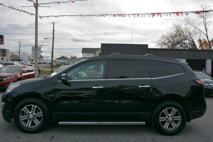 2017 Chevrolet Traverse 2LT photo 4