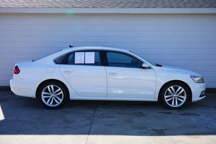 Used 2018 Volkswagen Passat SE with VIN 1VWBA7A35JC032687 for sale in Garland, TX