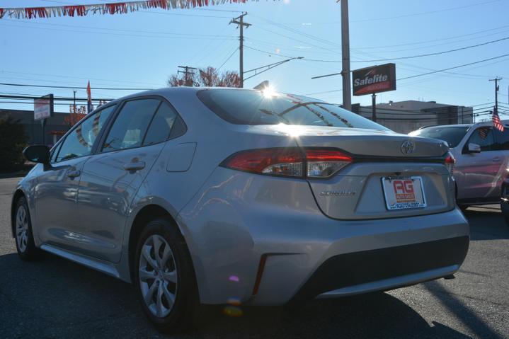 2021 Toyota Corolla LE photo 5