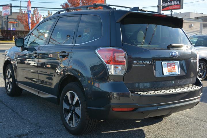 2018 Subaru Forester Limited photo 5