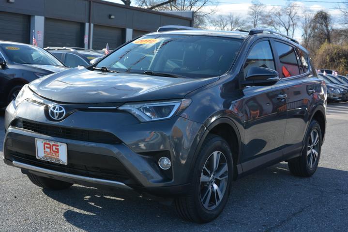 2016 Toyota RAV4 XLE photo 3