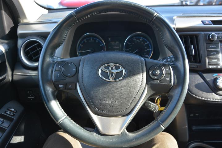 2016 Toyota RAV4 XLE photo 22