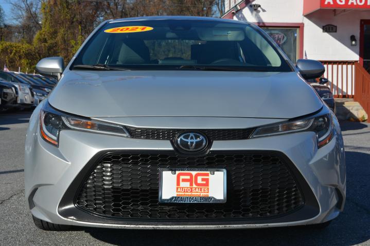 2021 Toyota Corolla LE photo 2