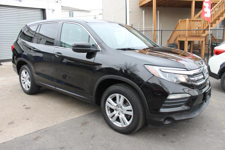 2016 Honda Pilot LX photo 8