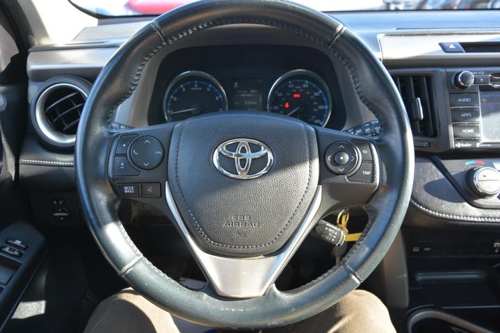 2016 Toyota RAV4 XLE photo 21