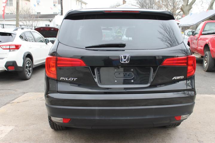 2016 Honda Pilot LX photo 5