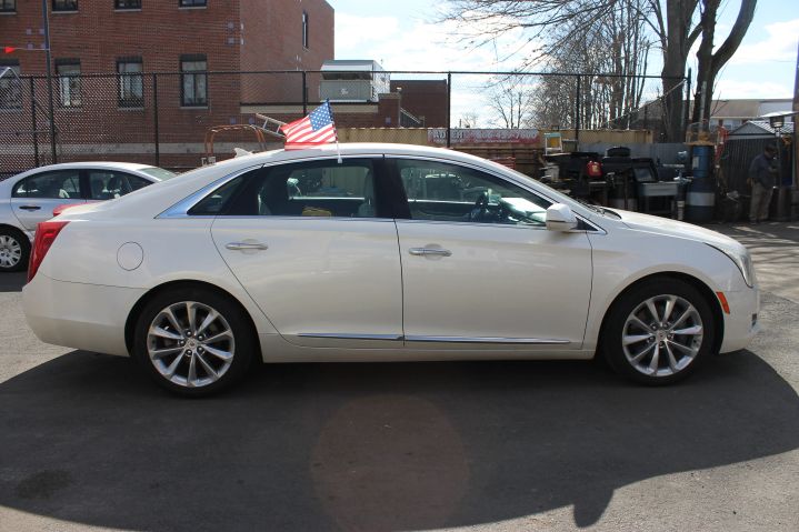 Image 8 of 2013 CADILLAC XTS