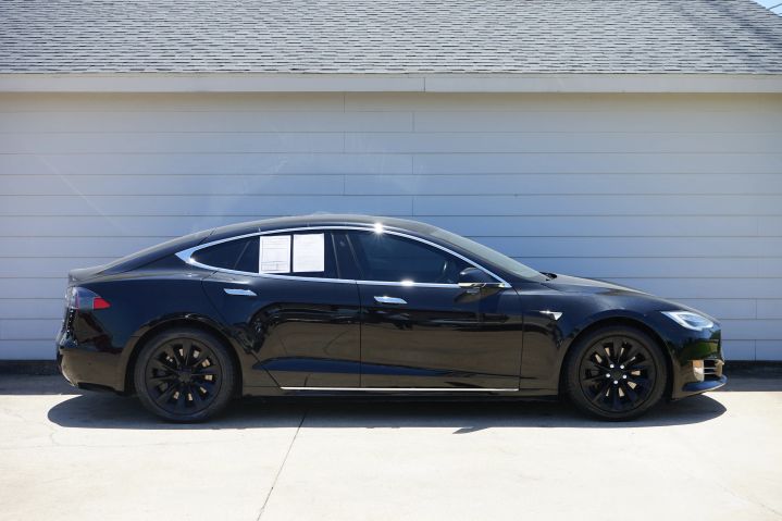 Used 2018 Tesla Model S 75D with VIN 5YJSA1E20JF281631 for sale in Garland, TX