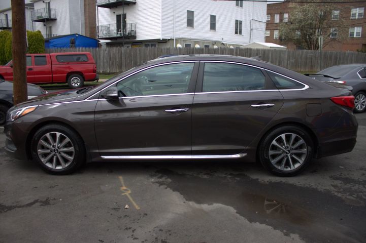 Image 2 of 2017 HYUNDAI SONATA
