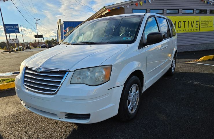 2009 Chrysler Town and Country LX