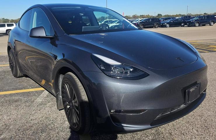 2023 Tesla Model Y Base photo 2