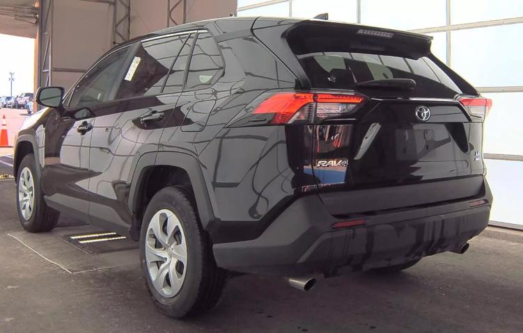 2024 Toyota RAV4 LE photo 4