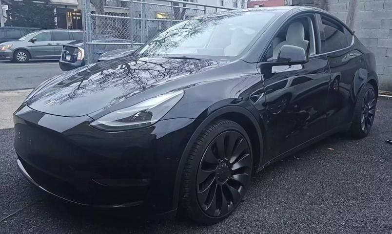 Tesla Model Y's photo